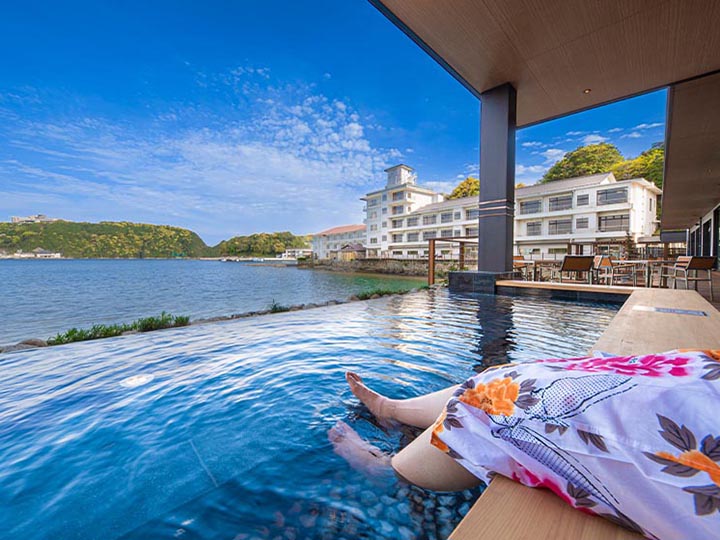 オーシャンビューの足湯